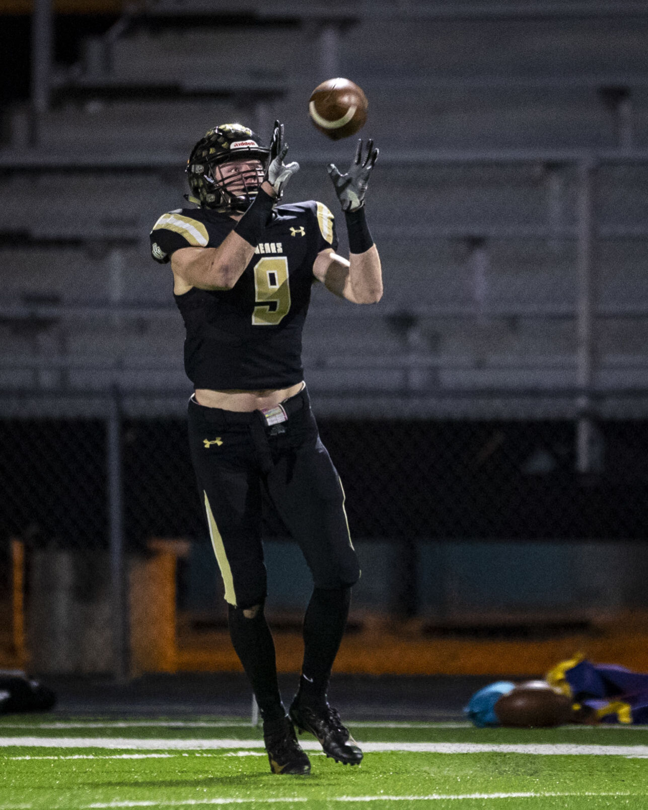 112020-spt-SentinelVsWestFootball15msc.jpg